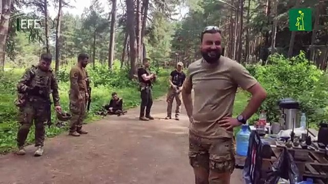 Las brigadas ucranianas asumen la tarea de reclutar soldados voluntarios.mp4