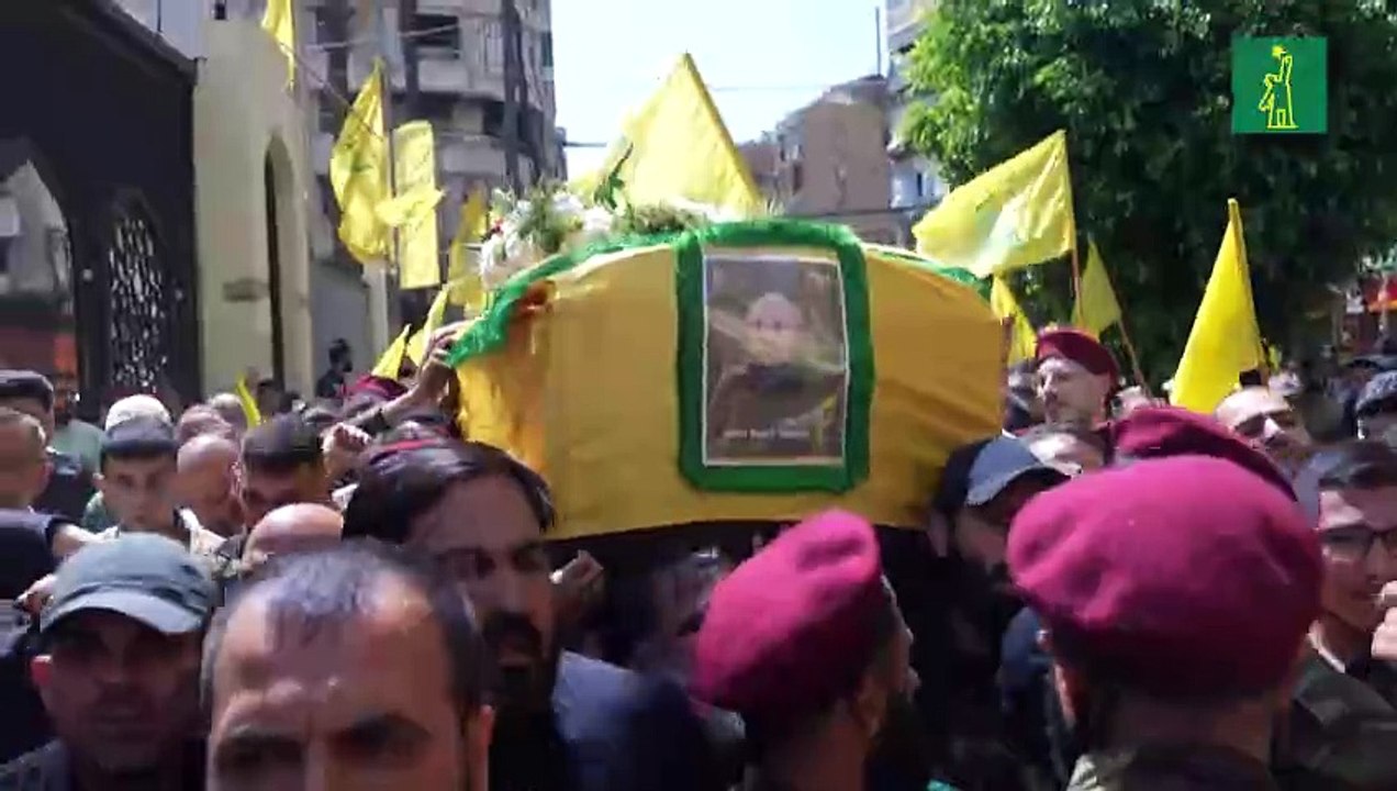 Hezbolá ataca Israel con cientos de cohetes mientras siguen los bombardeos en Gaza