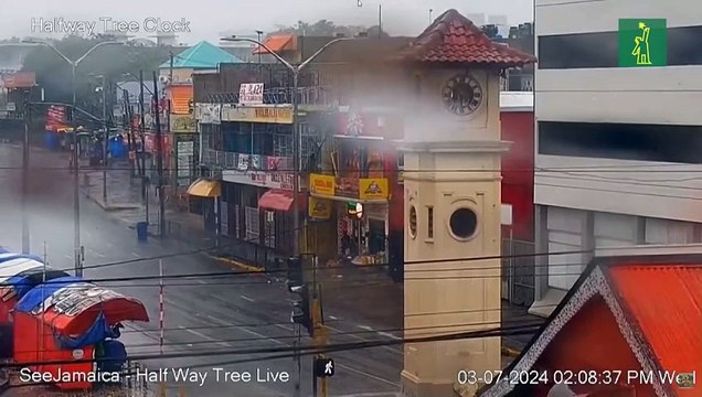 El huracán Beryl sacude Jamaica y avanza hacia México