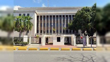 Minerd dice cuáles maestros tienen derecho a un mes de vacaciones