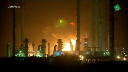 Gran incendio en una refinería petrolífera en el sur de Teherán