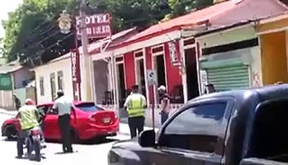 Incidentes entre agentes de Amet y conductor en Barahona