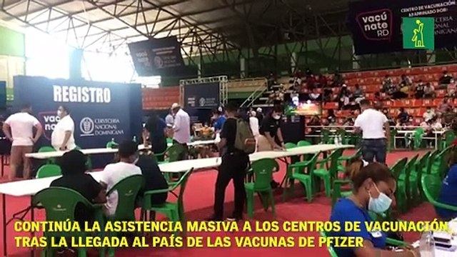 Continúa la asistencia masiva a los centros de vacunación, tras la llegada al país de las vacunas de Pfizer.