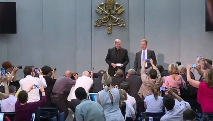 El número tres del Vaticano rechaza acusaciones de abuso sexual