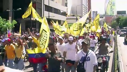 Con cacerolas exigen revocatorio contra Maduro en Venezuela