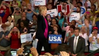 Clinton retoma campaña y ataques tras primer debate