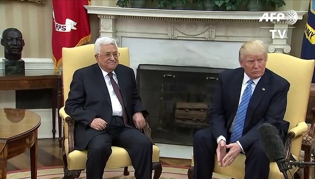 Trump recibe al líder palestino y oficia de pacificador
