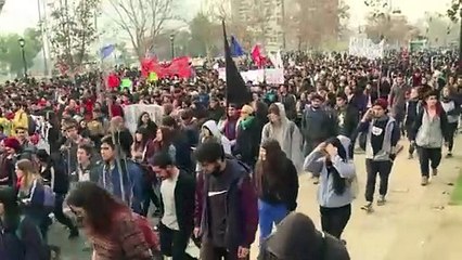 Estudiantes chilenos exigen reforma educativa transformadora