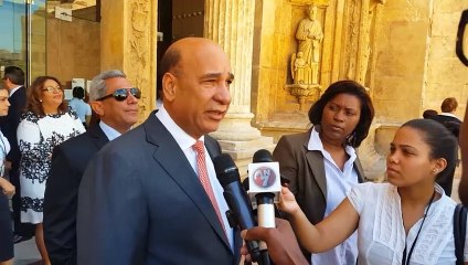 Ciudadanos protestando duraten aniversario de Medio Ambiente