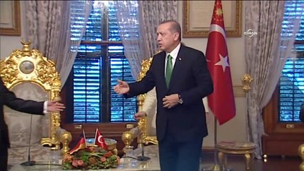 Merkel en Turquía para frenar ola migratoria