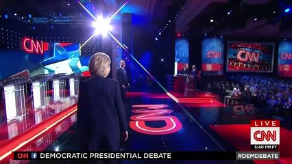 Clinton y Sanders centran debate de precandidatos demócratas