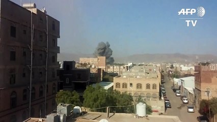 Coalición árabe bombardea rebeldes en Yemen