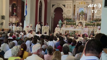 Papa resalta la fe cubana pese a "penurias"