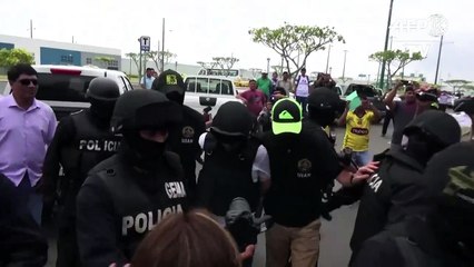 Ecuador deporta a narcotraficante buscado por Perú