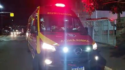 Menino fica "preso" entre veículos e se machuca em estacionamento de igreja na Rua Itália