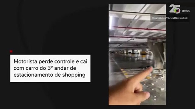 Motorista perde controle e cai com carro do 3º andar de estacionamento de shopping