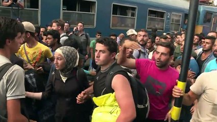 Caos en Budapest por oleada de refugiados