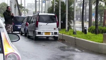 Un "super tifón" azota Japón