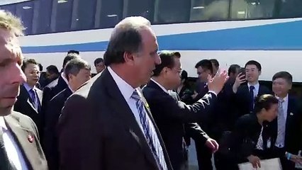 Primer Ministro Chino pasea en catamarán en Rio