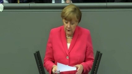 Merkel: sin ayuda a Grecia habría “caos”