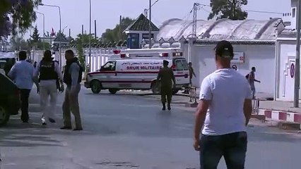 Militar mata a siete compañeros en Túnez