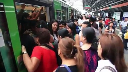 Lima trata de reformar su caótico transporte público