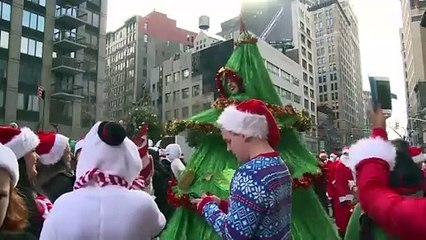 Santa toma las calles de Londres y Nueva York