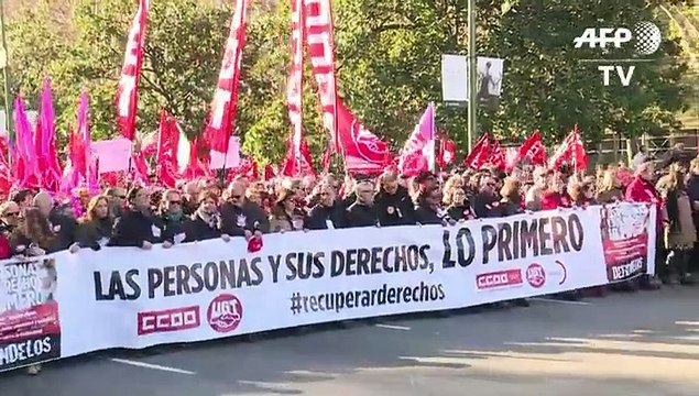 Marchan sindicatos españoles para demandar mejoras laborales