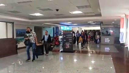 Pocos pasajeros usan el sistema biométrico de Migración en el aeropuerto Las Américas