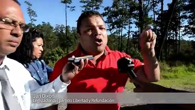 Policía desaloja con violencia a manifestantes en Honduras