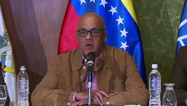 Oposición venezolana suspende participación en diálogo