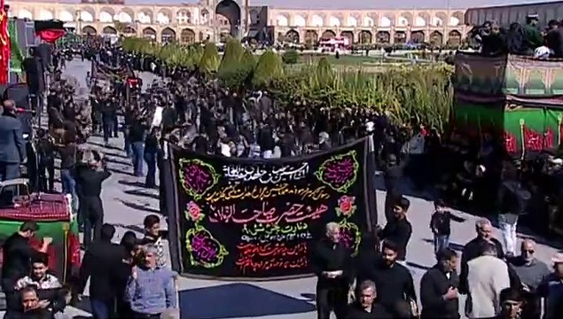 De negro y autoflagelándose los chiitas celebran la Ashura