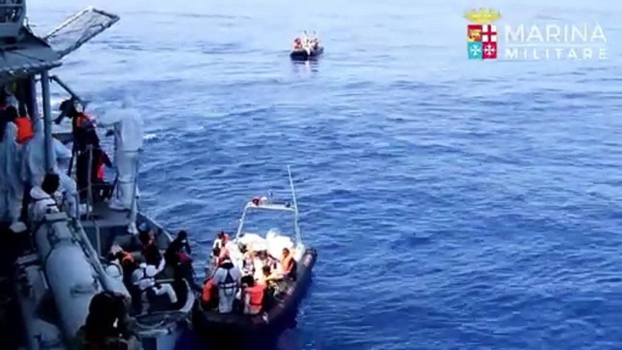 Masivo rescate de migrantes en el Mediterráneo