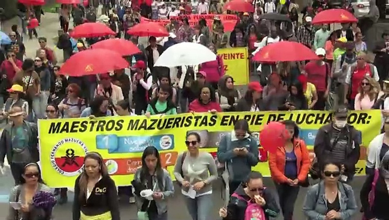 Campesinos y docentes de Colombia protestan para exigir mejoras