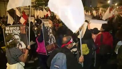 Peruanos marchan contra Keiko Fujimori favorita para el balotaje