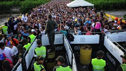 La marcha de venezolanos a Colombia para abastecerse