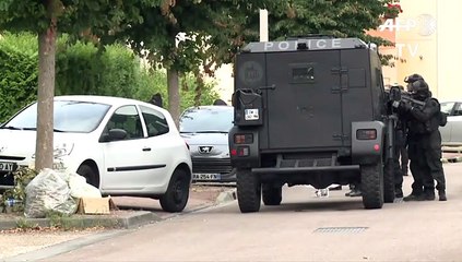 Nuevo ataque yihadista en Francia: cura degollado en su iglesia