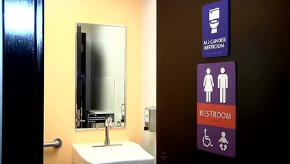 "Batalla de los baños": 11 estados demandan a gobierno de Obama