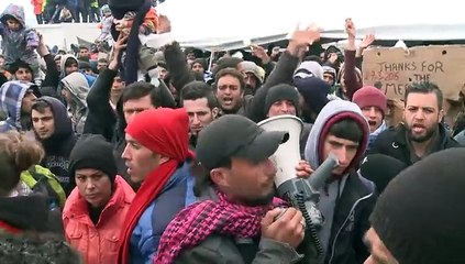 Los refugiados de Idomeni esperan que se reabra la frontera