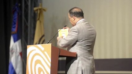 JCE entrega tabletas a 1,200 estudiantes que observarán las elecciones