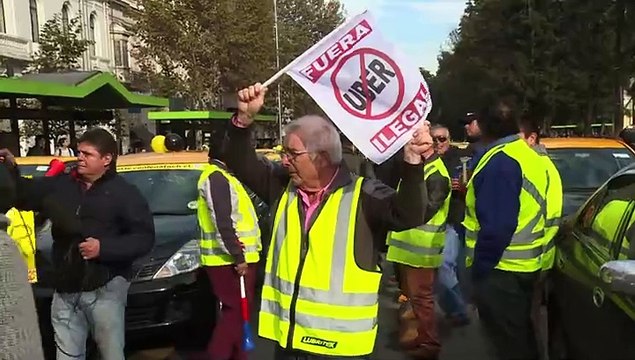 ¡Fuera Uber!”, claman taxistas chilenos