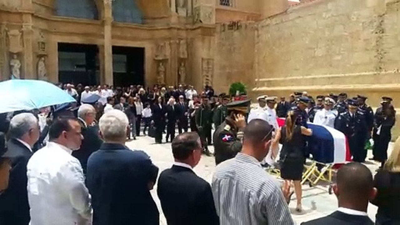 Honores militares a Antonio Imbert Barreras