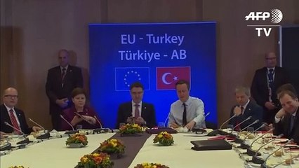 Turquía pide a la UE más dinero para frenar a migrantes