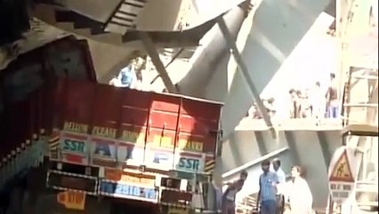 Al menos 14 muertos en derrumbe de un paso a nivel en India