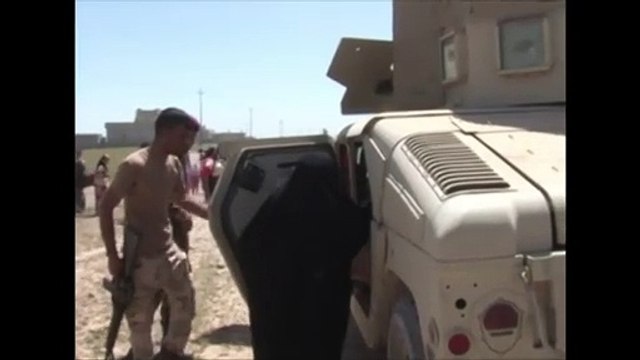 Cientos de iraquíes escapan de ciudades controladas por EI