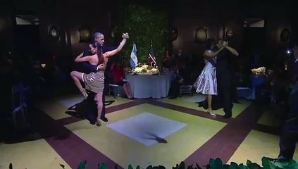 Los Obama bailan un tango en Buenos Aires