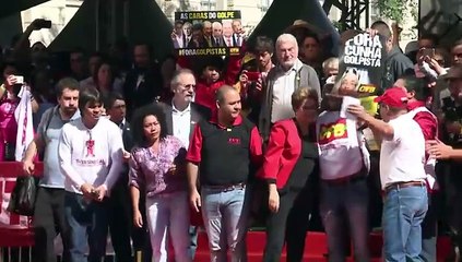 Rousseff critica impeachment en acto sindical en Sao Paulo