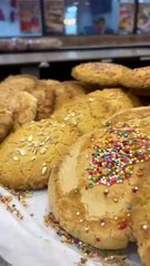 Regios mitigan el frío con un delicioso pan y café