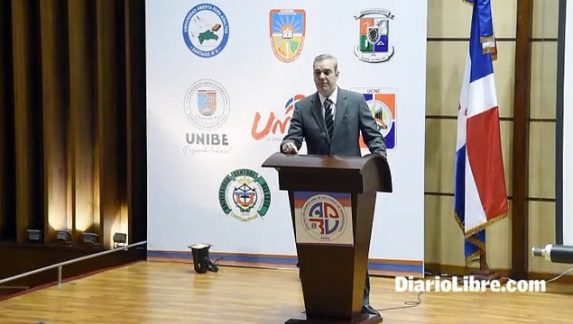 Luis Abinader asiste a Encuentro con Rectores de Universidades