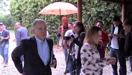 Uribe considera a su hermano un “preso político”